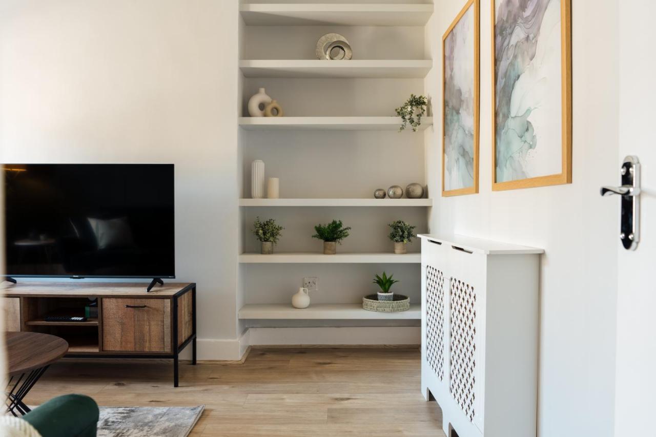 Stunning & Stylish 2 Bed Flat In West London Apartment Exterior foto