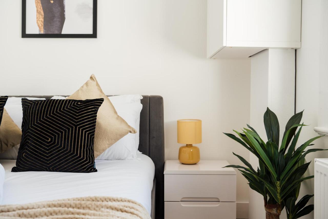 Stunning & Stylish 2 Bed Flat In West London Apartment Exterior foto